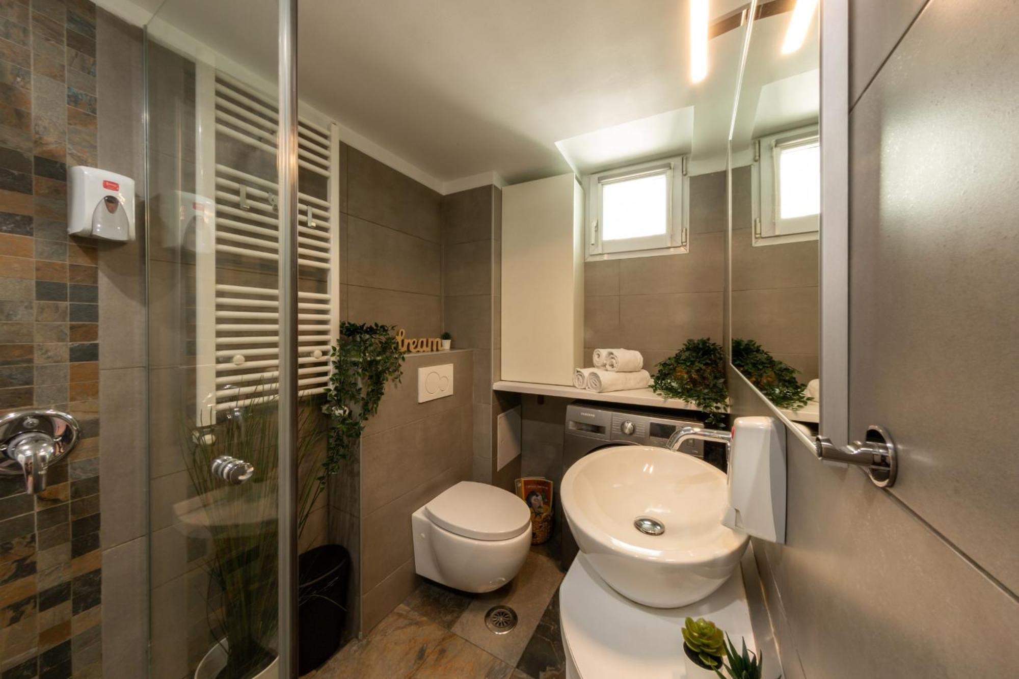 Modern 1Br Apt In The Old Town: The Perfect Choice Bucharest Exterior photo